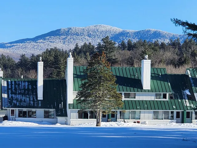 $485,000 | 185 Village Green Drive, Unit 8F, Stowe, VT 05672