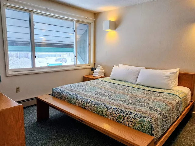 $485,000 | 185 Village Green Drive, Unit 8F, Stowe, VT 05672