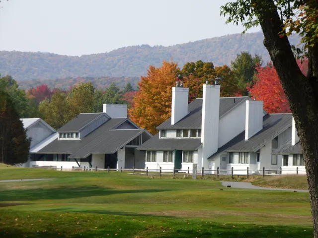 $485,000 | 185 Village Green Drive, Unit 8F, Stowe, VT 05672