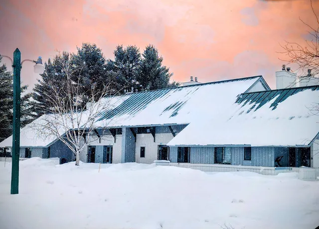 $485,000 | 185 Village Green Drive, Unit 8F, Stowe, VT 05672