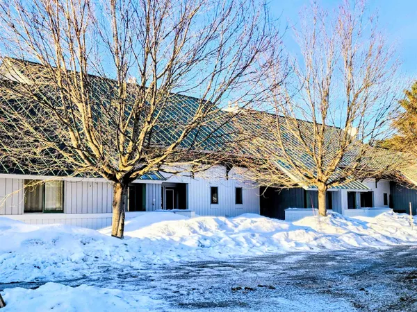 $485,000 | 185 Village Green Drive, Unit 8F, Stowe, VT 05672