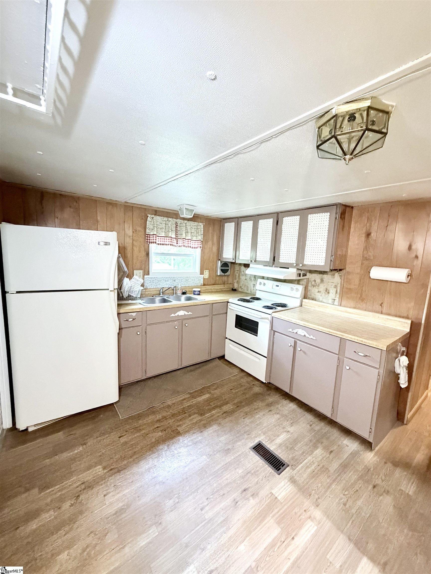 129 Boone Drive Easley, SC 29640 - Photo 18 of 27