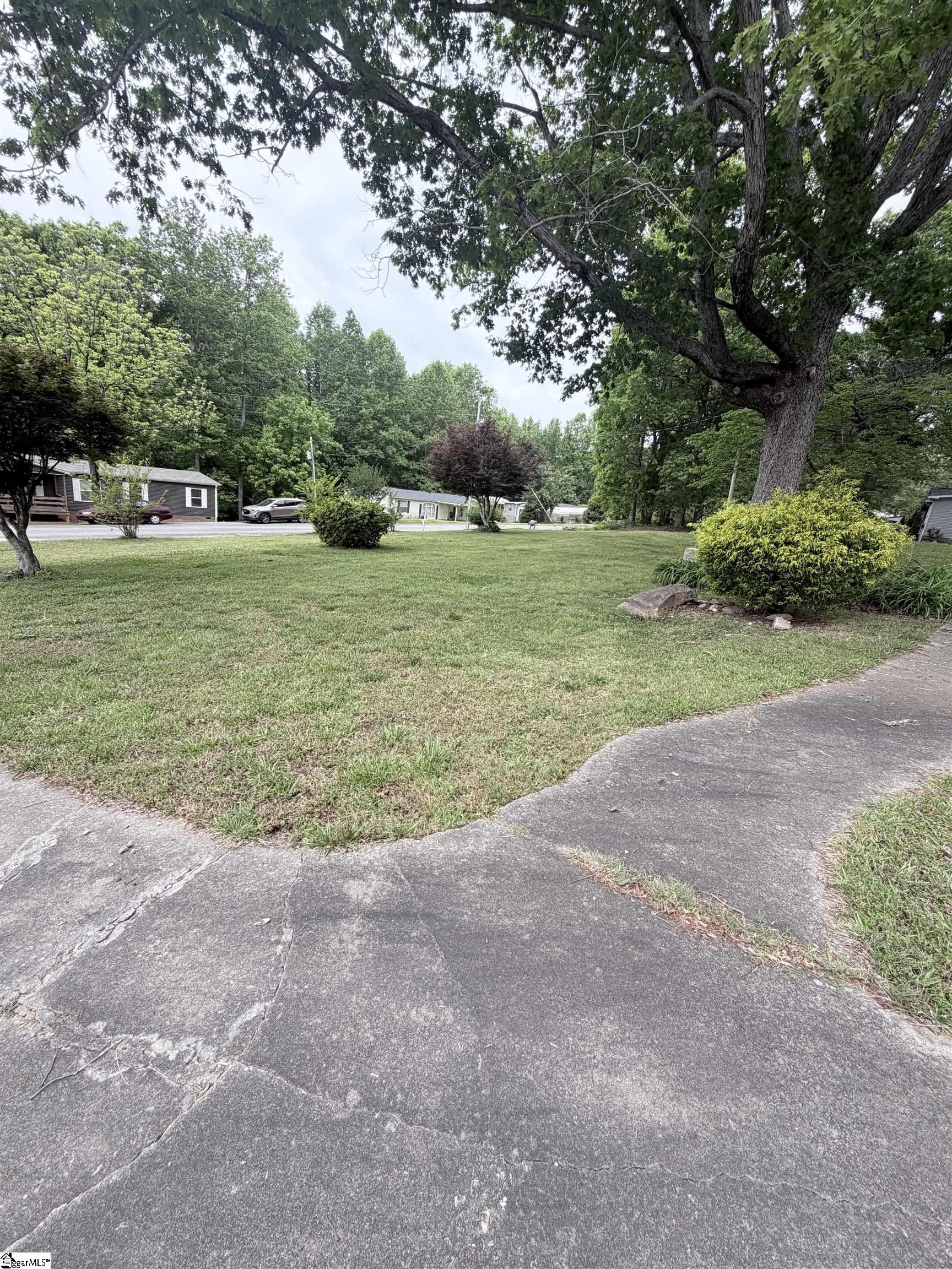 129 Boone Drive Easley, SC 29640 - Photo 5 of 27