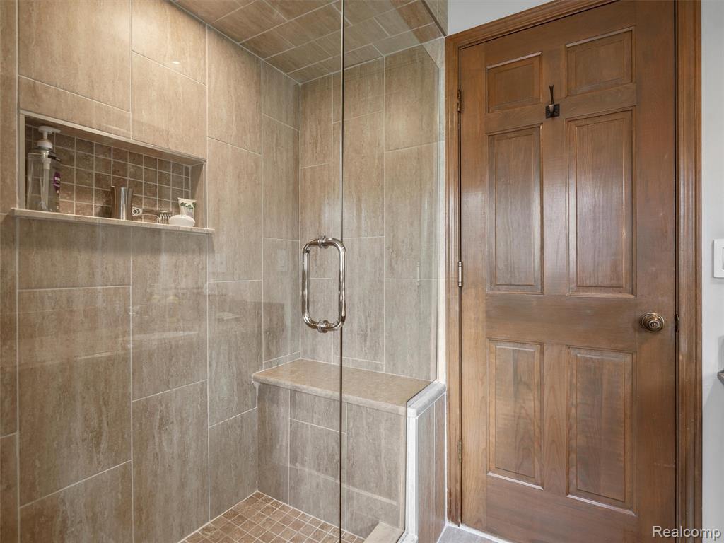 1732 Rapids Way Rochester Hills, MI 48309 - Photo 24 of 37