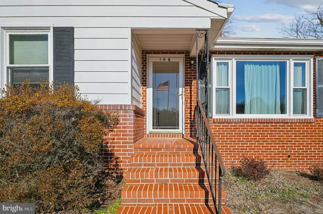 $425,000 | 106 Valley View Farm Lane, Tracys Landing, MD 20779