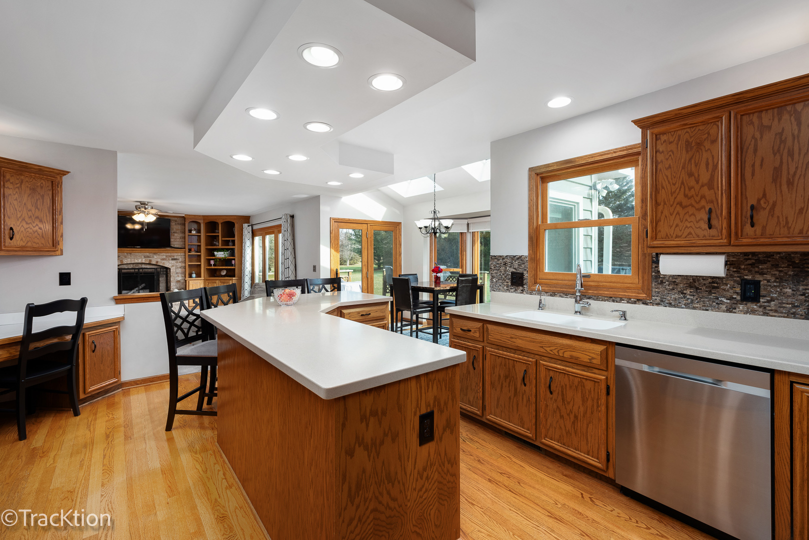 3N845 Baert Road St. Charles, IL 60175 - Photo 8 of 32 Gallery Image 8