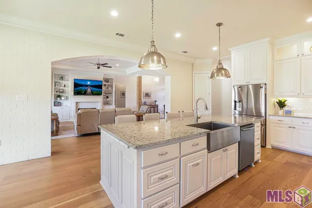 $725,000 | 6291 Royal Lakes Estates Avenue, Gonzales, LA 70737