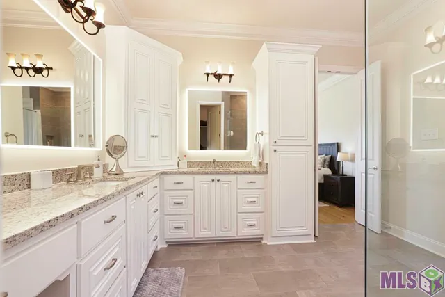 $725,000 | 6291 Royal Lakes Estates Avenue, Gonzales, LA 70737