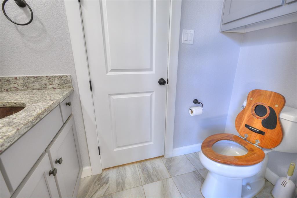 1639 Bloomfield Road Valley View, TX 76272 - Photo 12 of 33