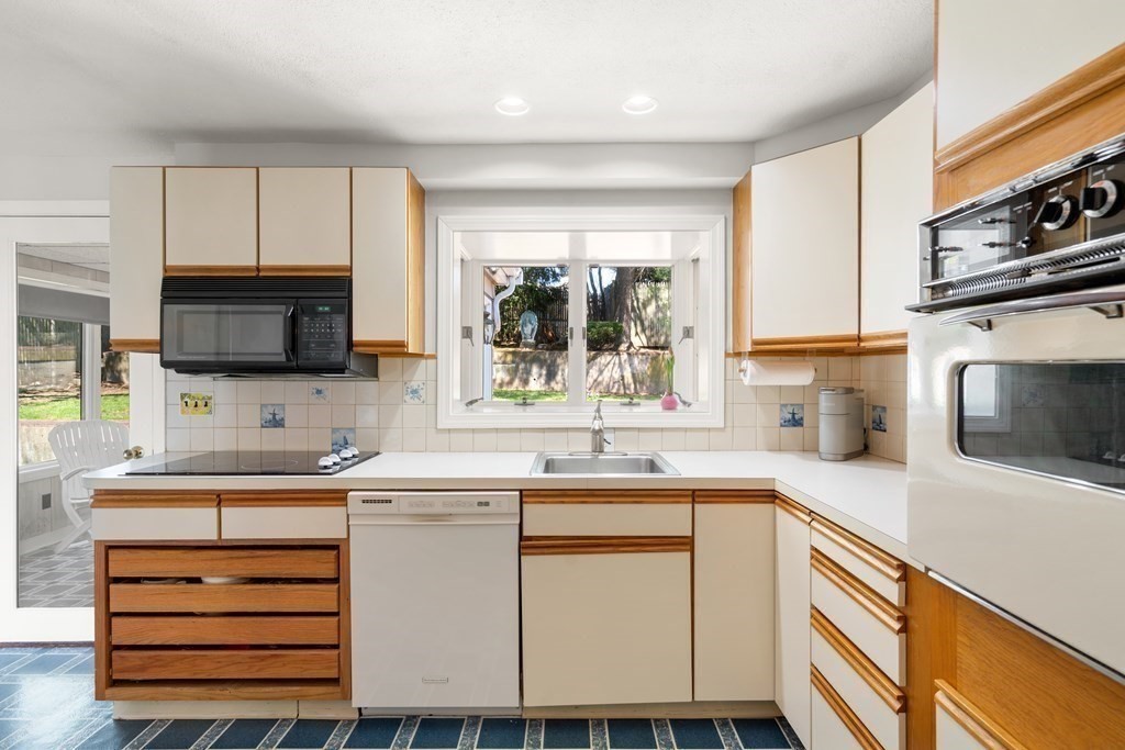 14 Slocum Road Boston, MA 02130 - Photo 9 of 40 Gallery Image 9