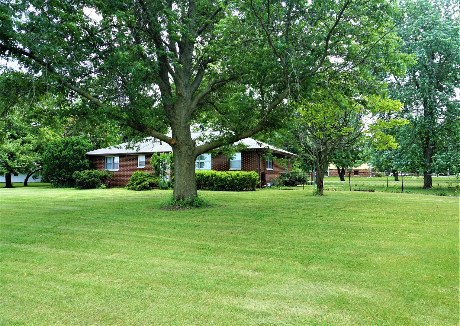 201 Stockholm Road Paxton, IL 60957 - Photo 5 of 30 Gallery Image 5