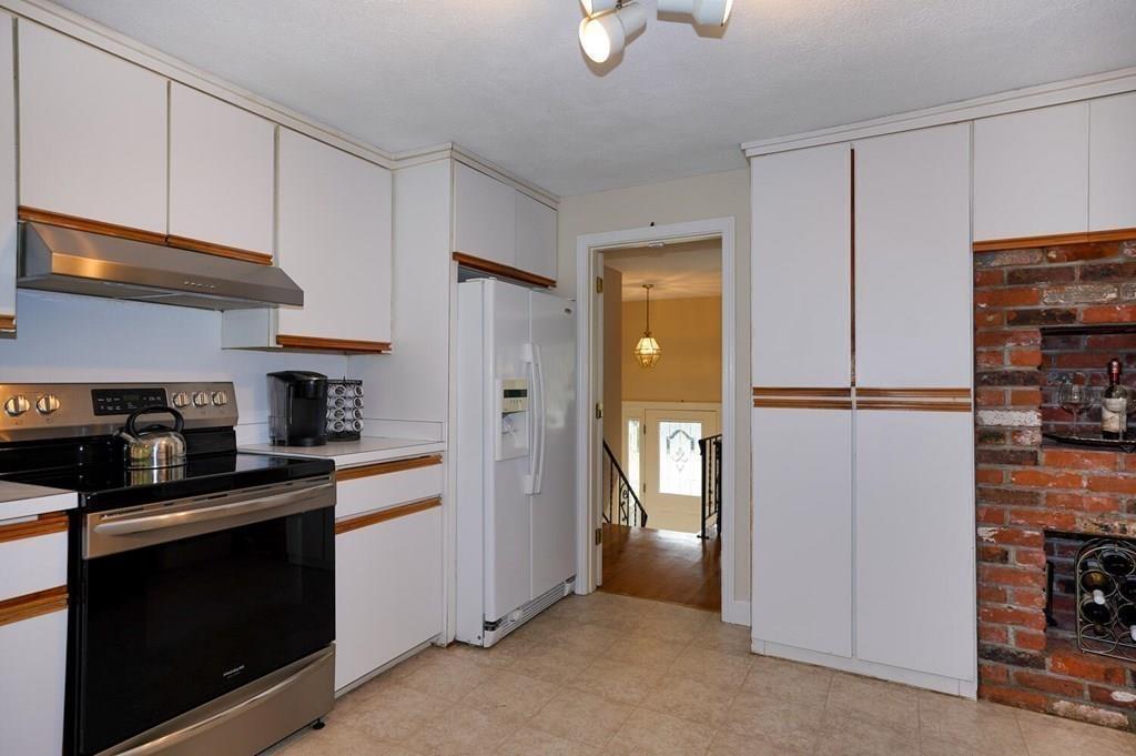 19 Stagecoach Road Medfield, MA 02052 - Photo 5 of 31 Gallery Image 5
