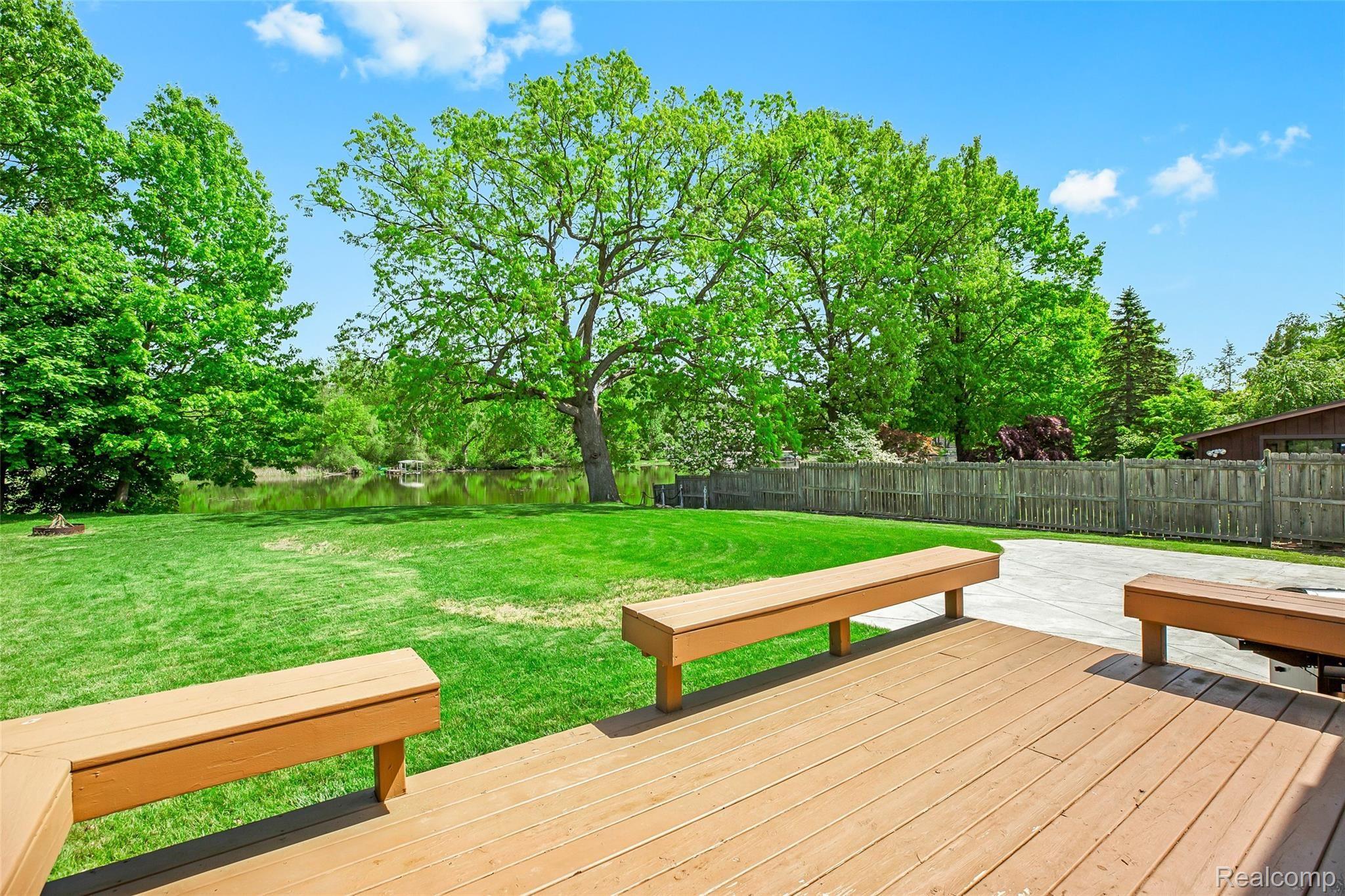 728 Riverside Drive Linden, MI 48451 - Photo 32 of 51 9.Deck