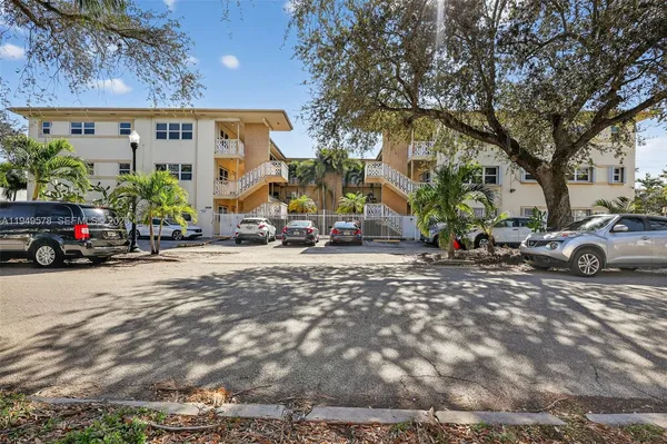 $99,000 | 1958 Monroe Street, Unit 206, Hollywood, FL 33020