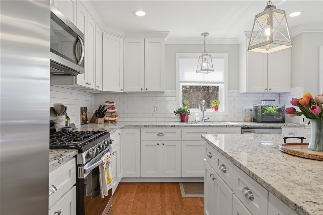 25 Graniteville Road Burrillville, RI 02830 - Photo 4 of 38