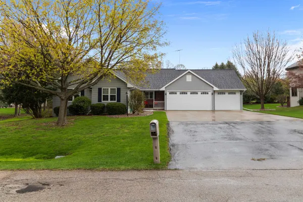 $387,900 | N288 Candlelite Way, Appleton, WI 54915