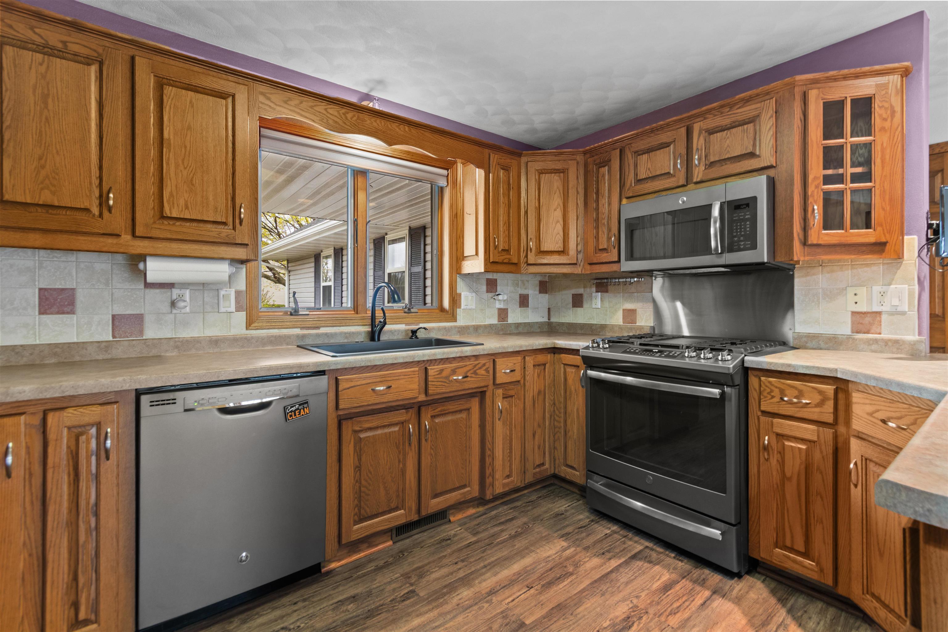 N288 Candlelite Way Appleton, WI 54915 - Photo 8 of 45