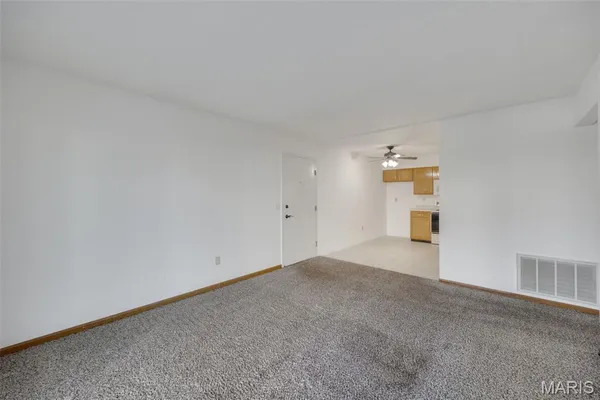 $140,000 | 35 Berview Circle, Unit E, St. Louis, MO 63129