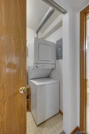 $140,000 | 35 Berview Circle, Unit E, St. Louis, MO 63129