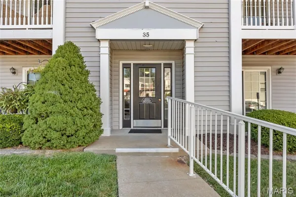 $140,000 | 35 Berview Circle, Unit E, St. Louis, MO 63129