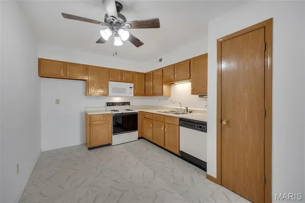 $140,000 | 35 Berview Circle, Unit E, St. Louis, MO 63129