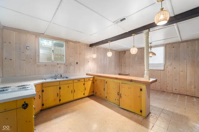 $369,000 | 4005 South Memorial Drive, New Castle, IN 47362