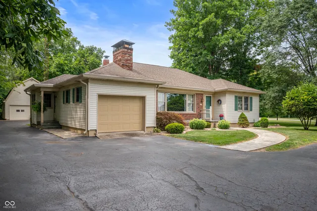$369,000 | 4005 South Memorial Drive, New Castle, IN 47362