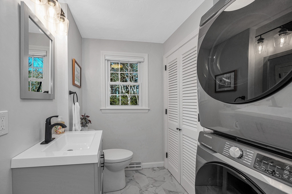 71 Amble Road Chelmsford, MA 01824 - Photo 13 of 42