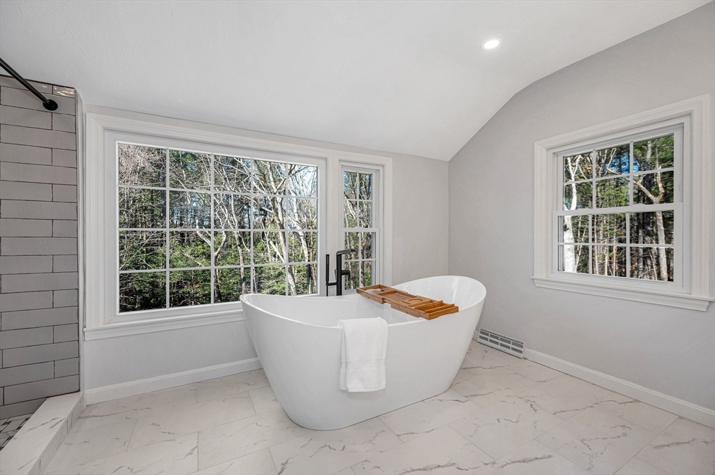 71 Amble Road Chelmsford, MA 01824 - Photo 19 of 42