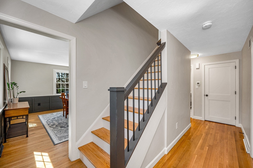 71 Amble Road Chelmsford, MA 01824 - Photo 2 of 42