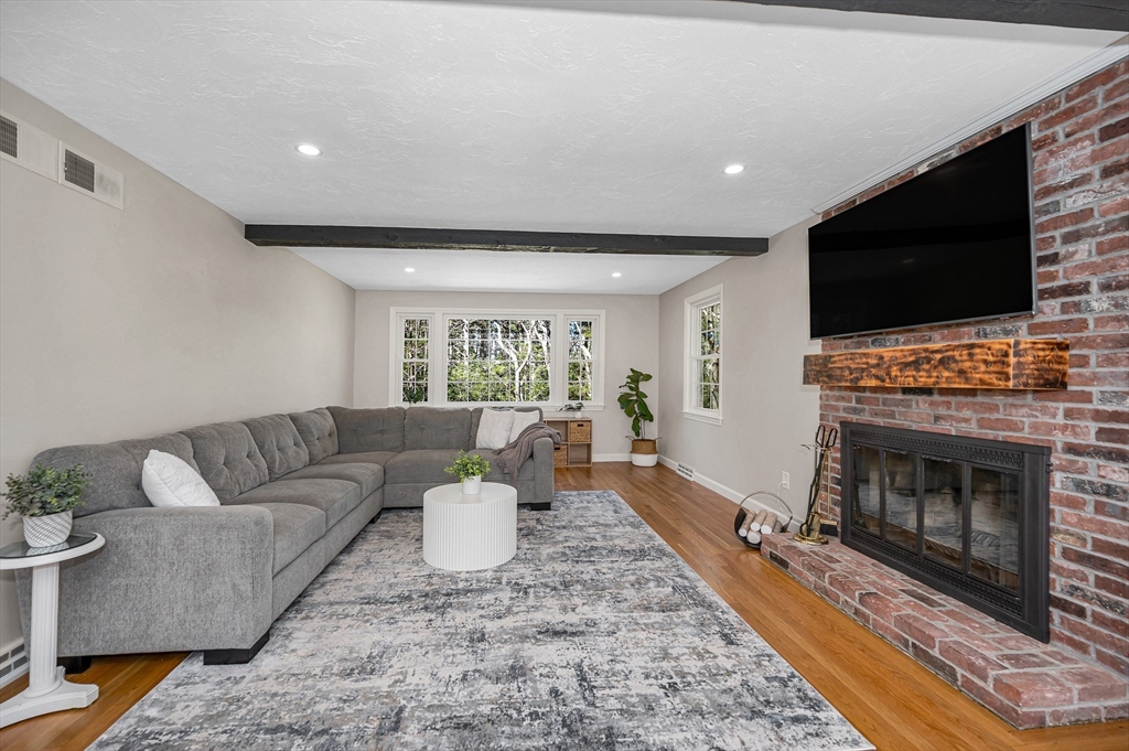 71 Amble Road Chelmsford, MA 01824 - Photo 3 of 42