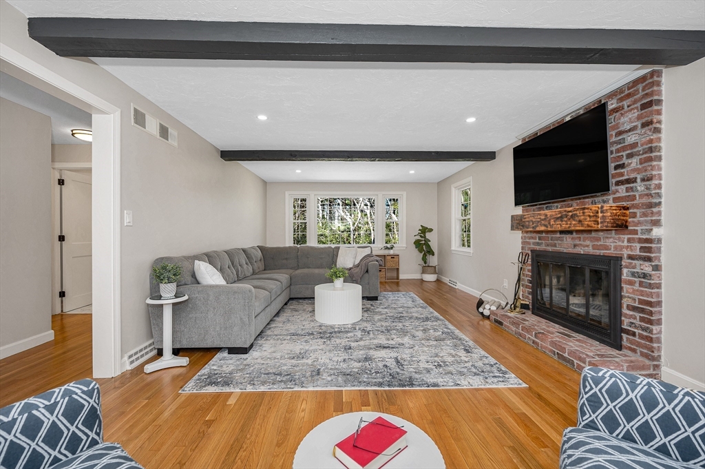71 Amble Road Chelmsford, MA 01824 - Photo 4 of 42