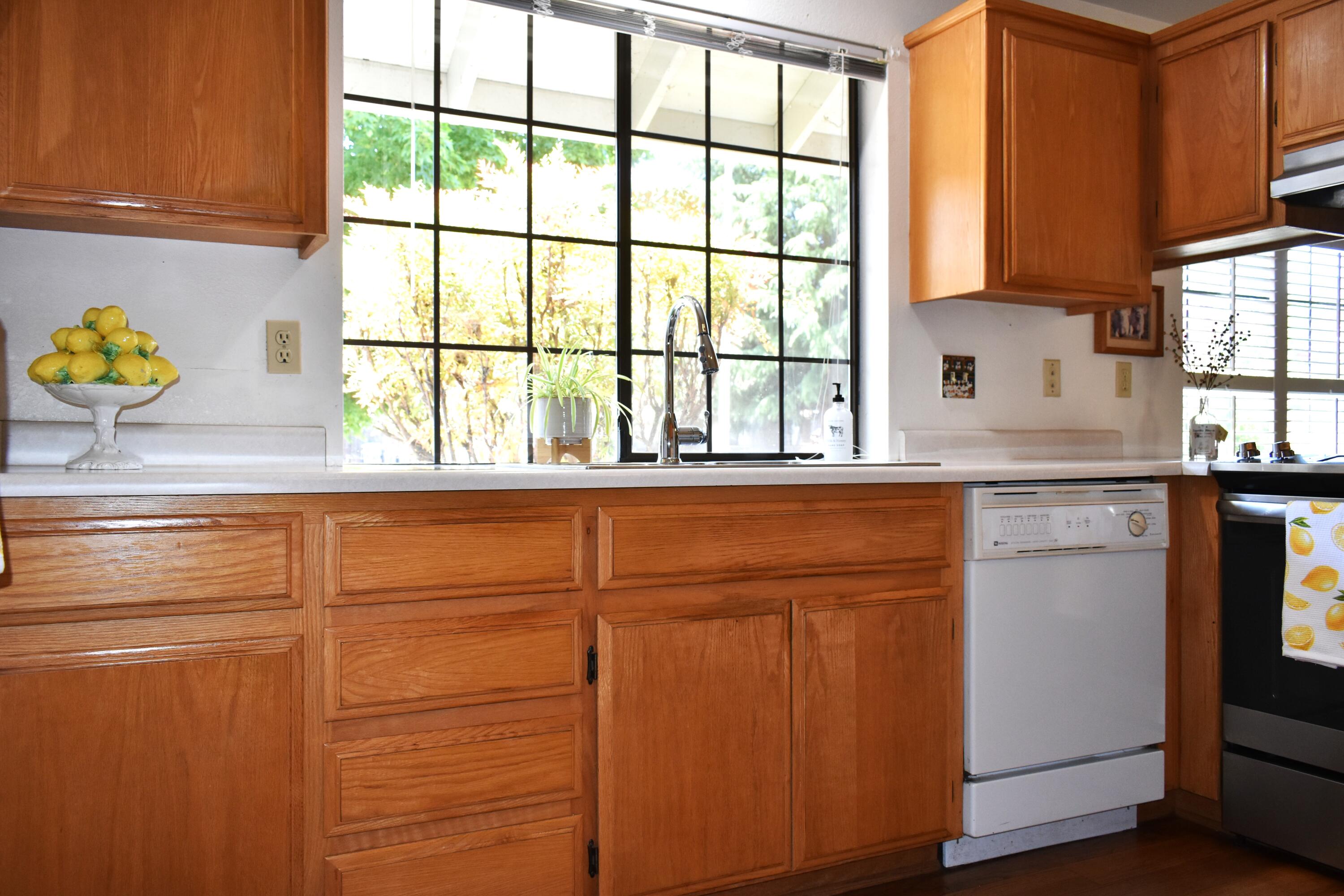 3112 Springbrook Road Medford, OR 97504 - Photo 28 of 30 DSC_0592