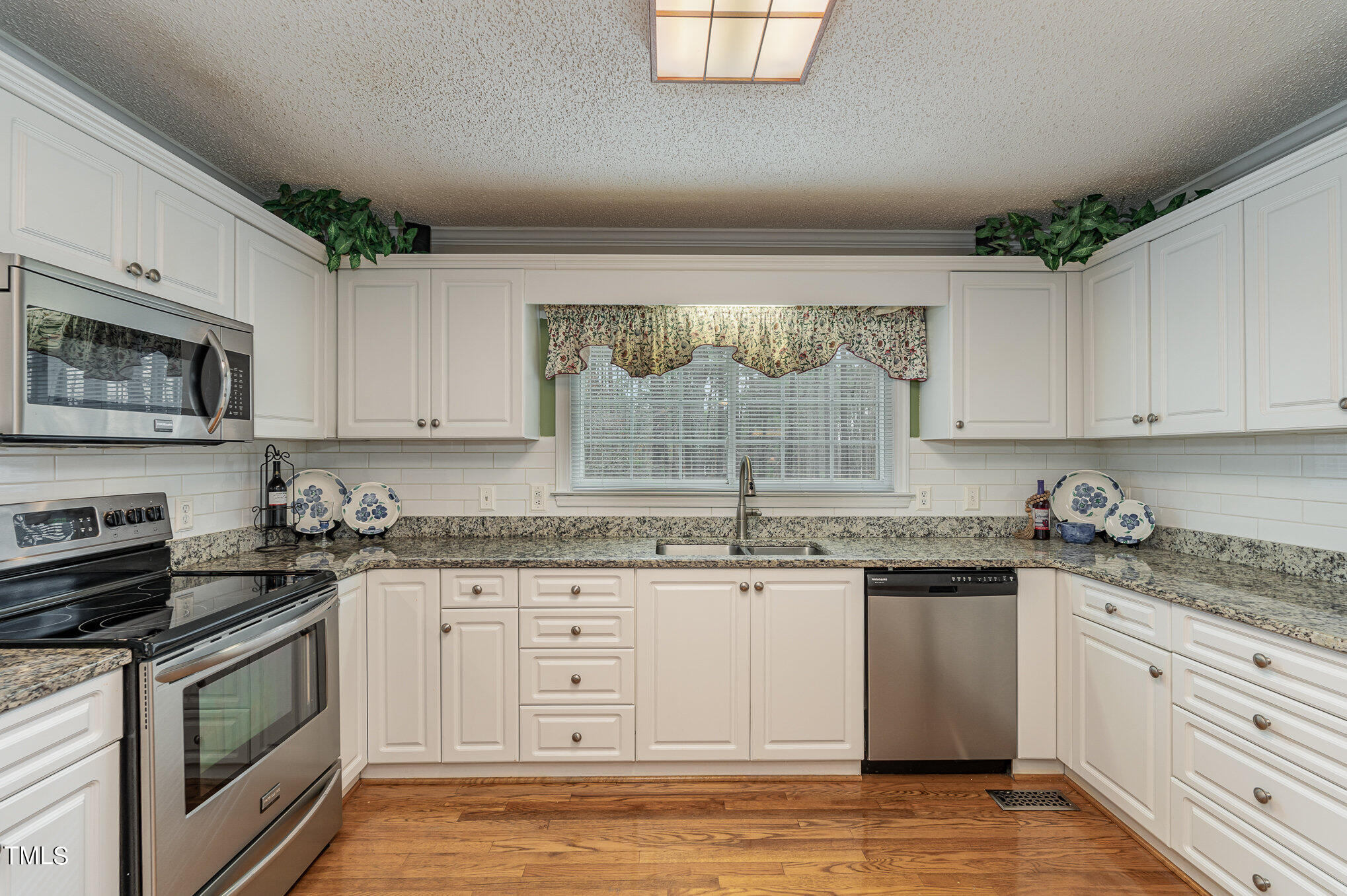 2000 Hayes Road Creedmoor, NC 27522 - Photo 10 of 39 kitchen