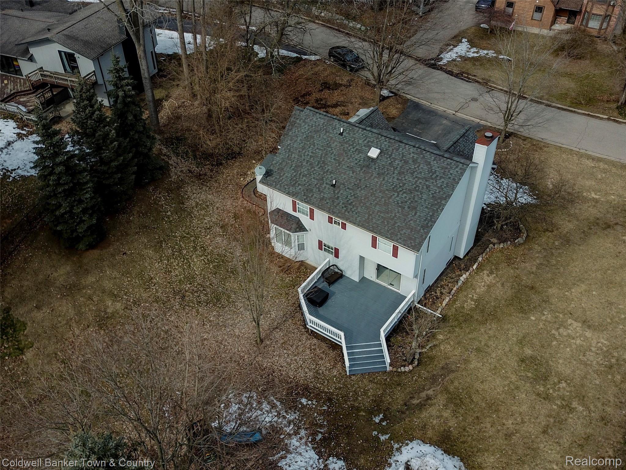 8934 Minne Wanna Road Clarkston, MI 48348 - Photo 3 of 18 DJI_0018.jpg