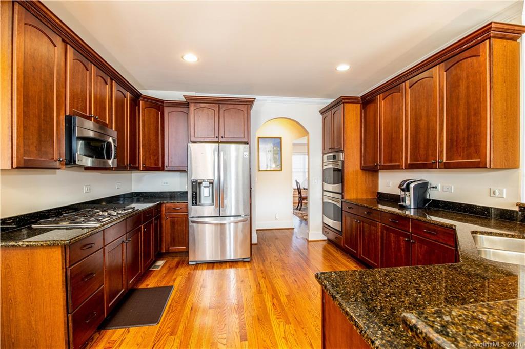5425 Plantation Ridge Road Charlotte, NC 28214 - Photo 8 of 35 Gallery Image 8