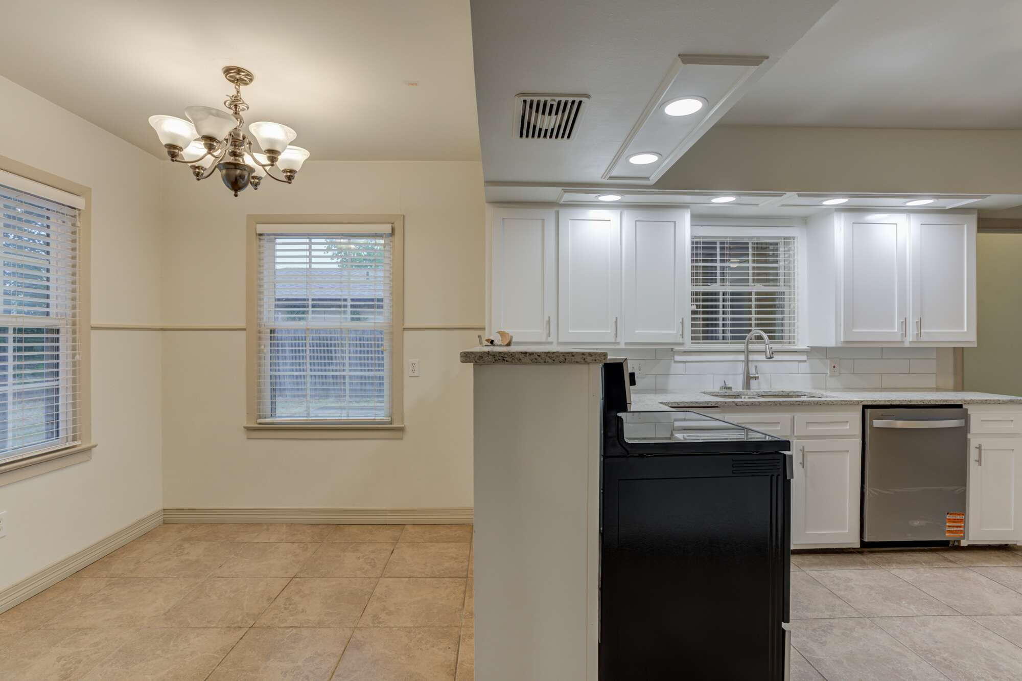 3115 32nd Street Lubbock, TX 79410 - Photo 9 of 39 DSC04434_5_6_7_8