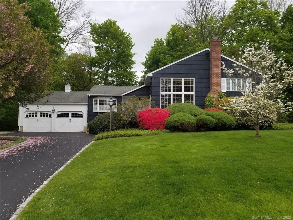 Welcome to 22 Esquire Road in desirable West Rocks area, on a lovely tree lined cul de sac.Set the stage for drama with the magnificent window in the living room.