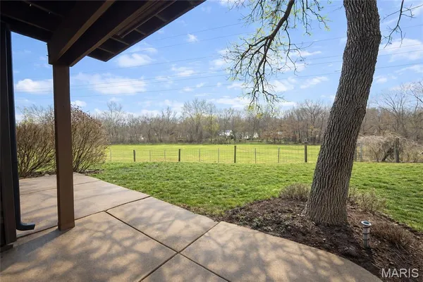 $191,000 | 5107 Hollow Wood Court, Unit A, St. Louis, MO 63128