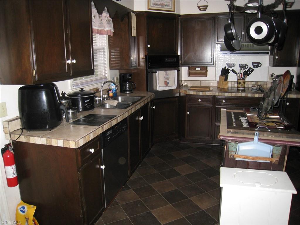 502 White Road King, NC 27021 - Photo 11 of 22 Kitchin