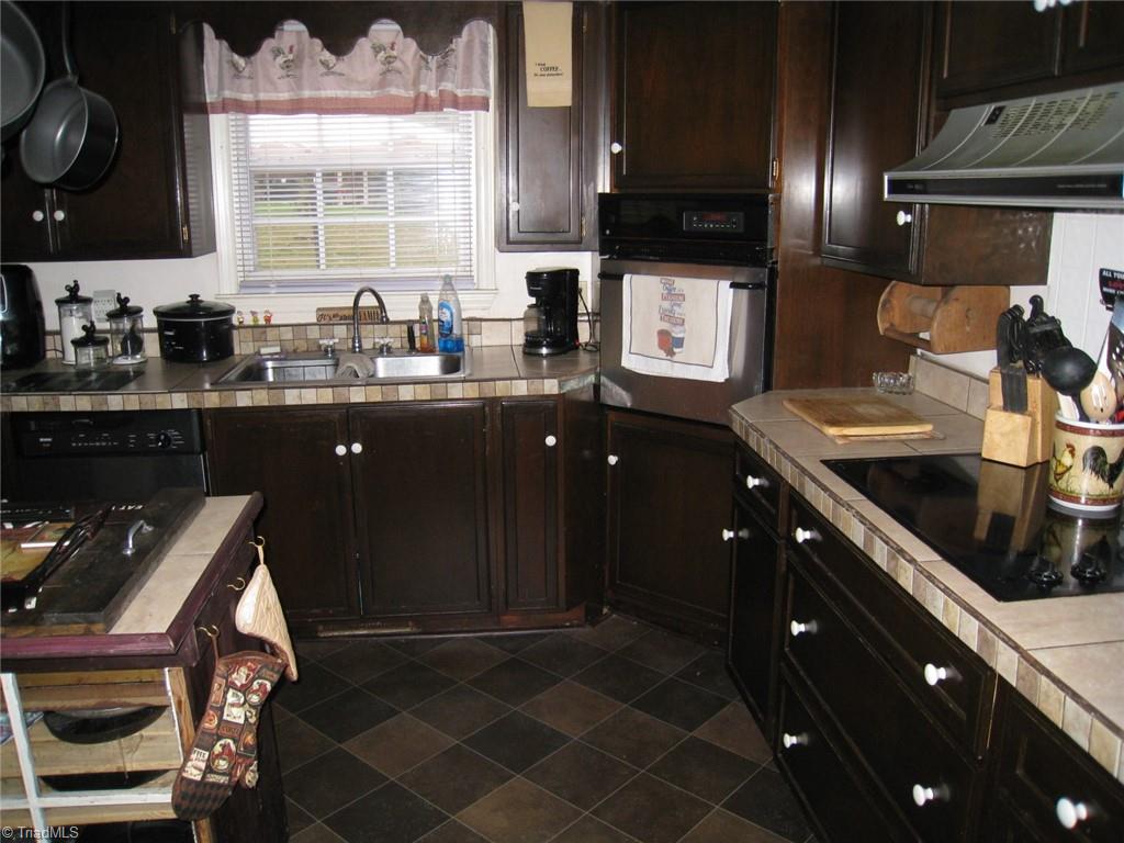 502 White Road King, NC 27021 - Photo 12 of 22 Kitchin