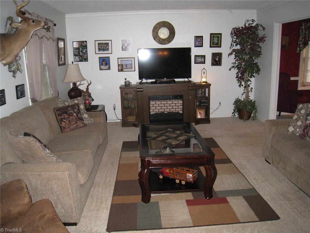 502 White Road King, NC 27021 - Photo 7 of 22 Living room