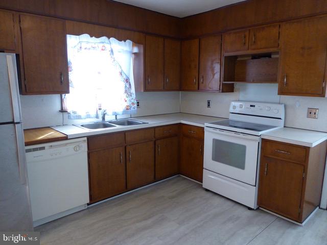 728 Newportville Road Croydon, PA 19021 - Photo 3 of 16