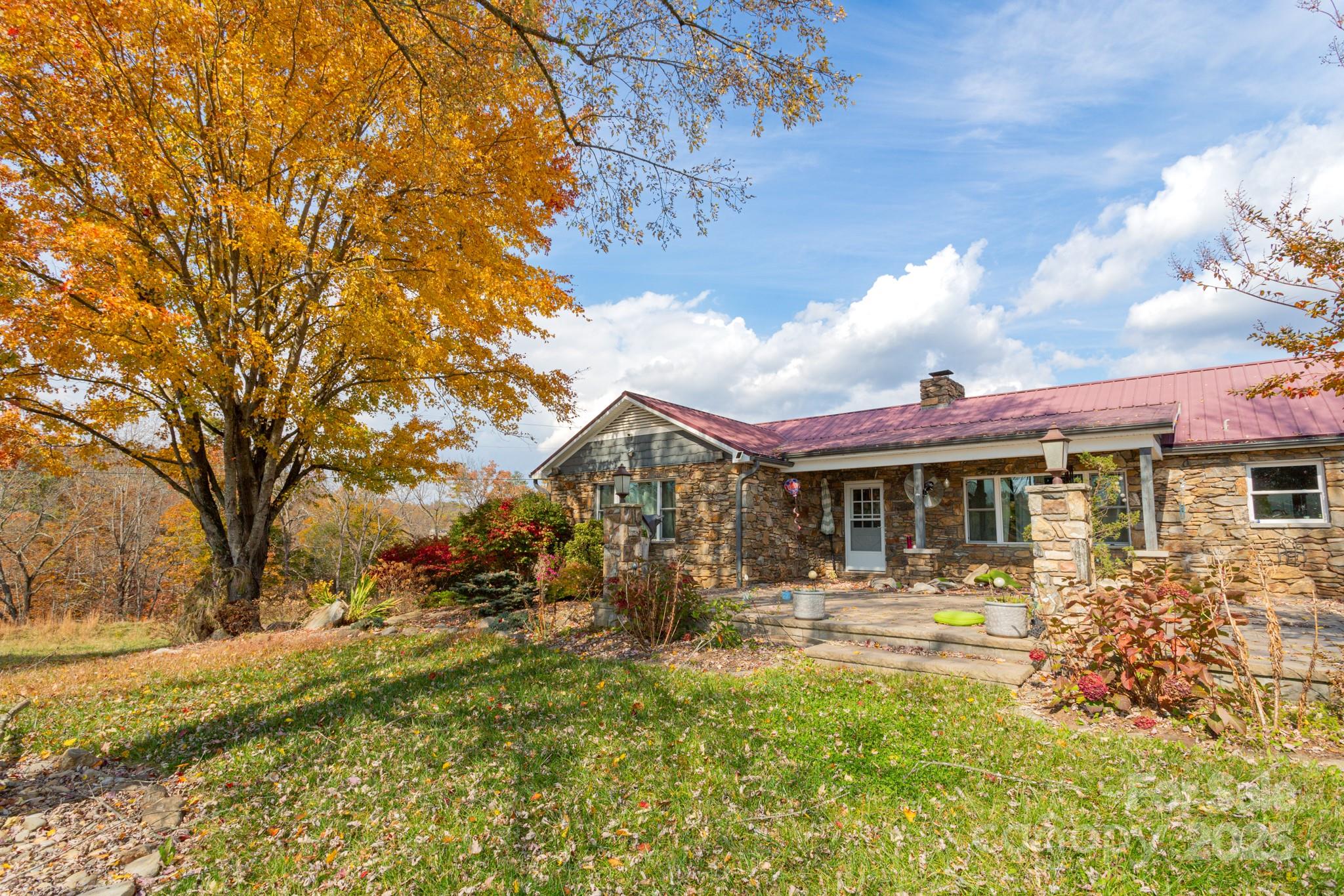 9 Eller Ford Road Weaverville, NC 28787 - Photo 3 of 48 Gallery Image 3