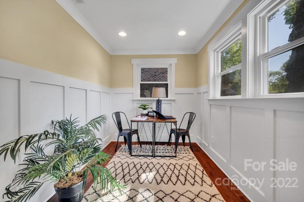 530 McAlway Road Charlotte, NC 28211 - Photo 20 of 36 a living room with furniture and a potted plant