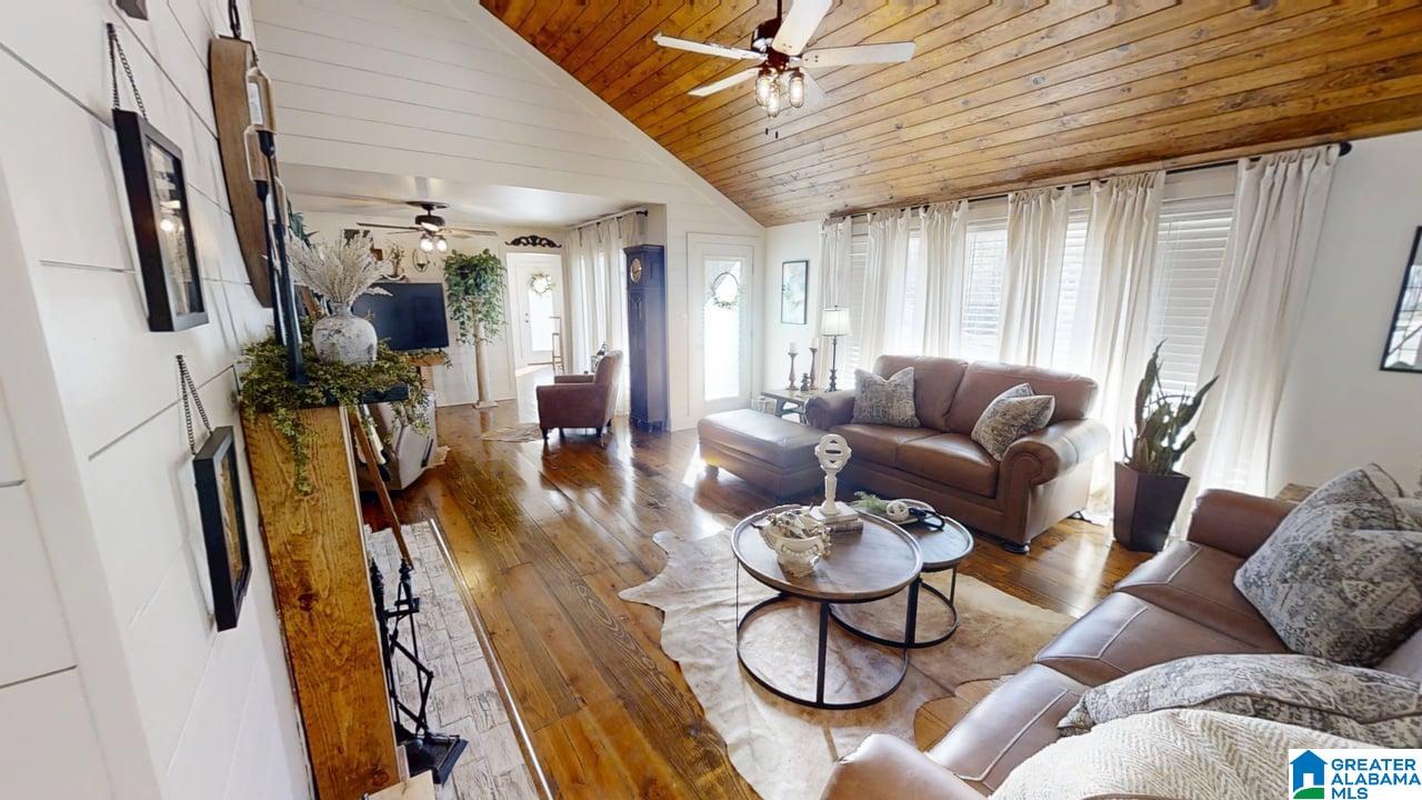 900 Shades Cliff Road Jasper, AL 35504 - Photo 13 of 60