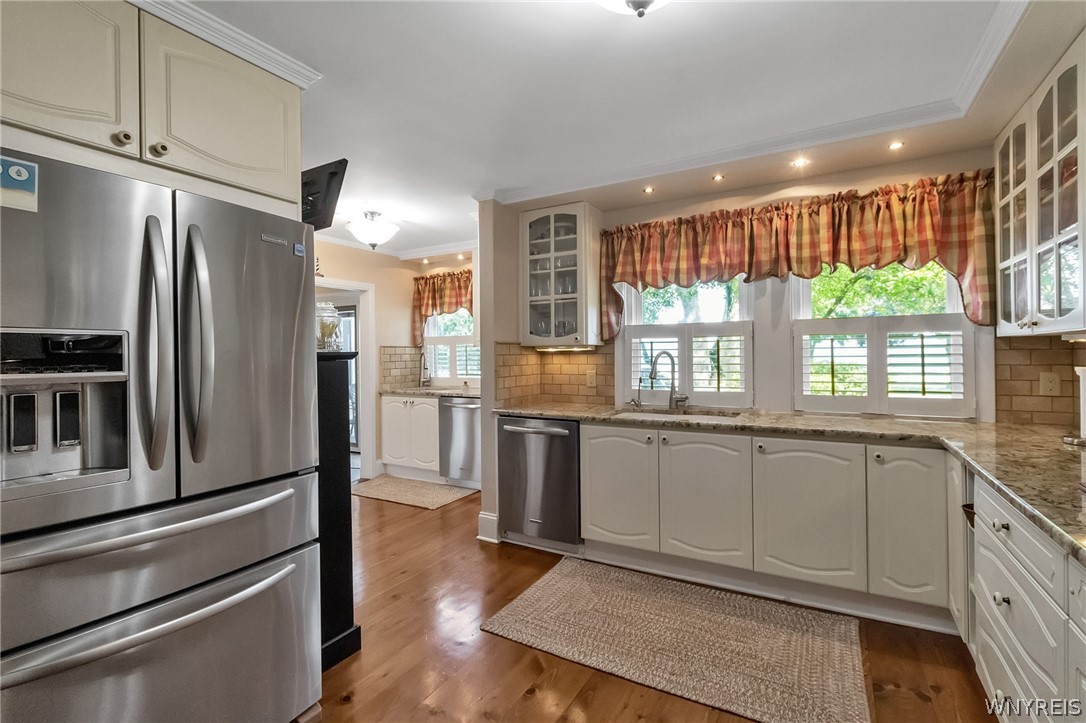 7110 Lake Shore Road Evans, NY 14047 - Photo 20 of 46 Spacious kitchen
