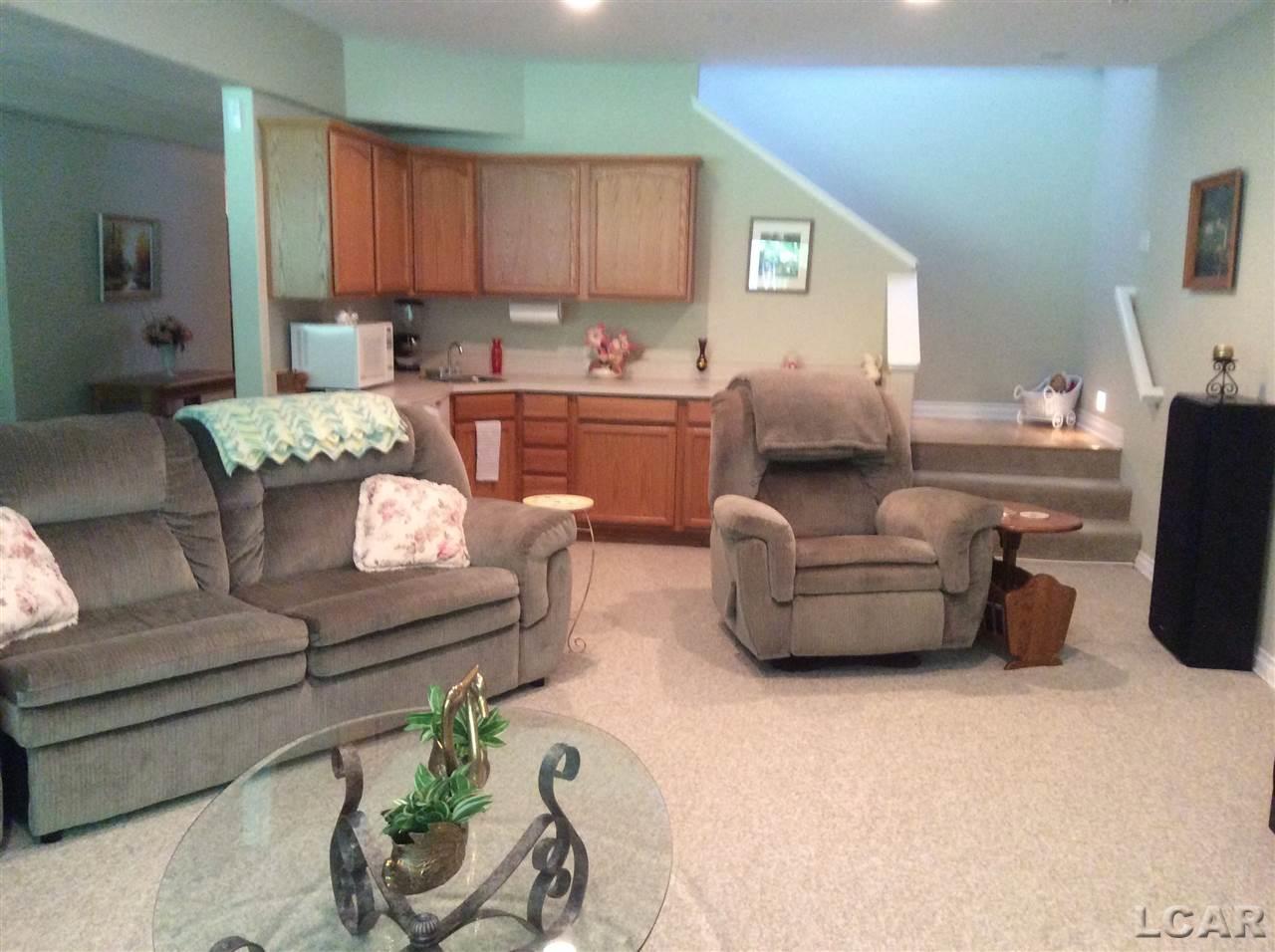 1684 Rivers Edge Court Adrian, MI 49221 - Photo 15 of 22 31244478-14.JPG