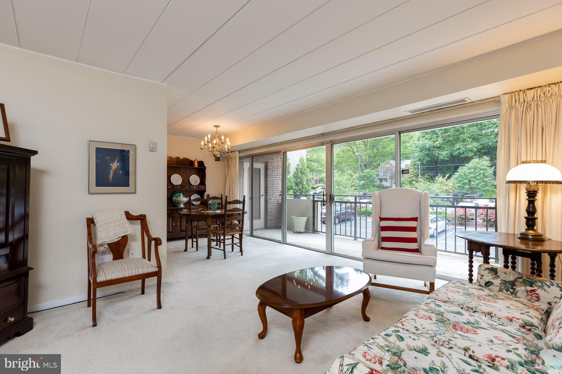 2302 Riddle Avenue, Unit B205 Wilmington, DE 19806 - Photo 8 of 27 Living room