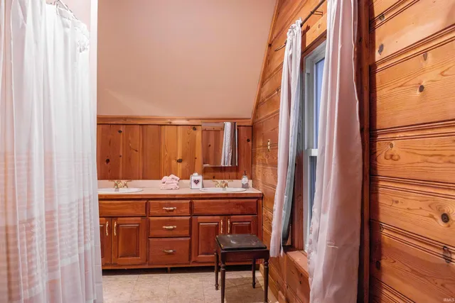 $229,900 | 1419 22nd Street, Bedford, IN 47421